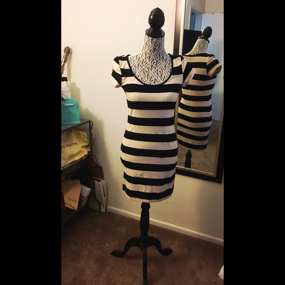 H&M casual dress.